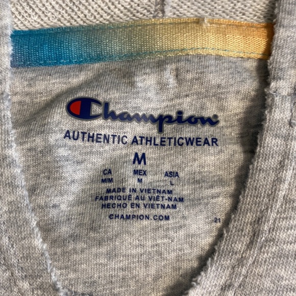Champion light gray long-sleeve cropped hoodie. Size M. Authentic Athletic wear. - Picture 6 of 10